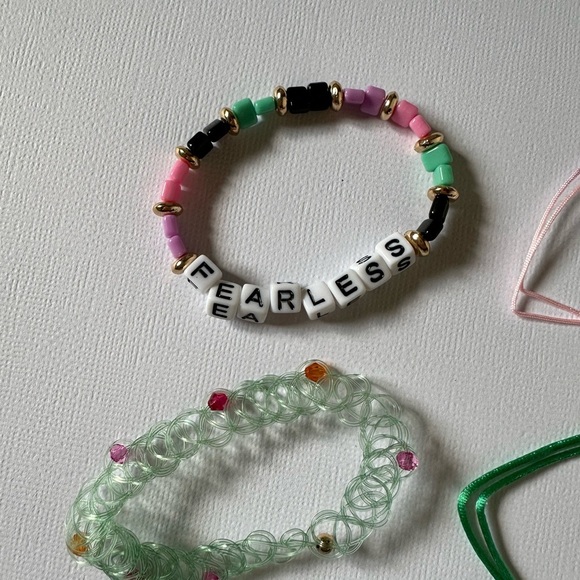 Taylor Swift “fearless” 5 bracelet bundle - Picture 7 of 7